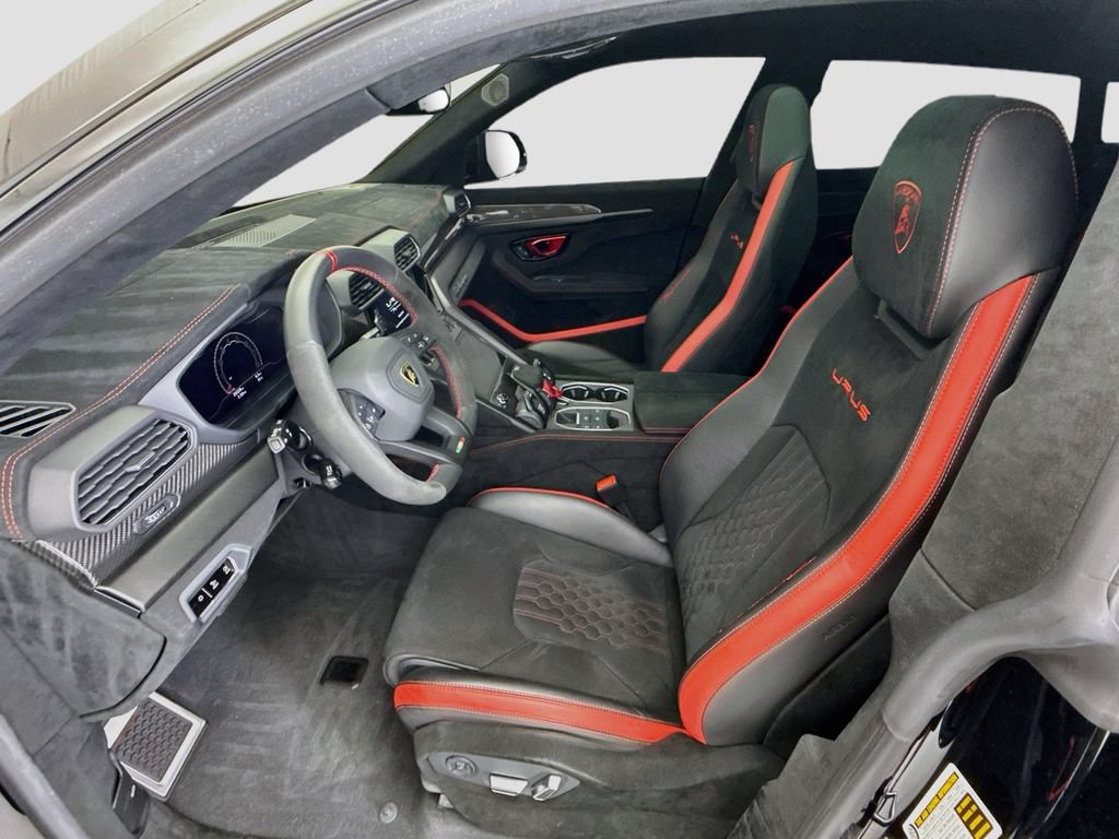 Used 2023 Lamborghini Urus Performante AWD/4WD image 18