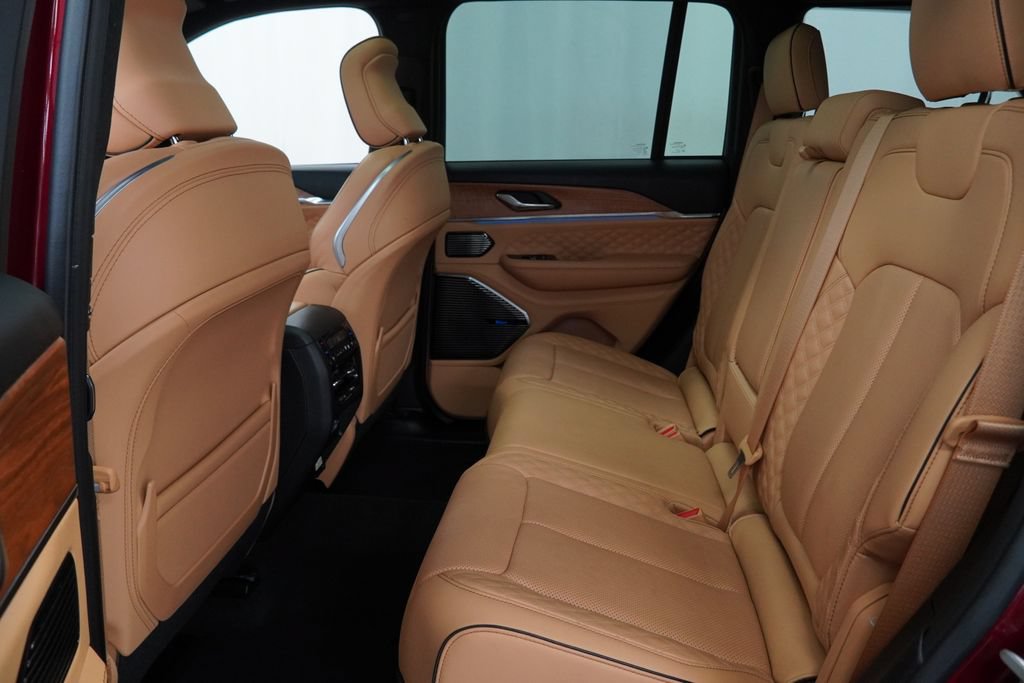 Certified 2025 Jeep Grand Cherokee Summit AWD/4WD image 19