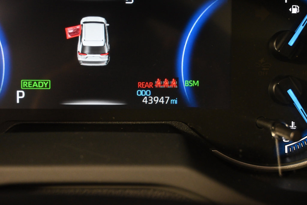 Used 2023 Toyota RAV4 XLE Premium AWD/4WD image 26