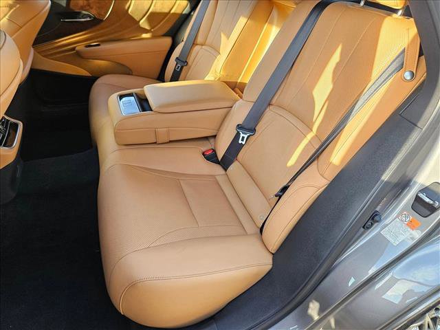 Used 2025 Lexus LS 500 RWD image 18