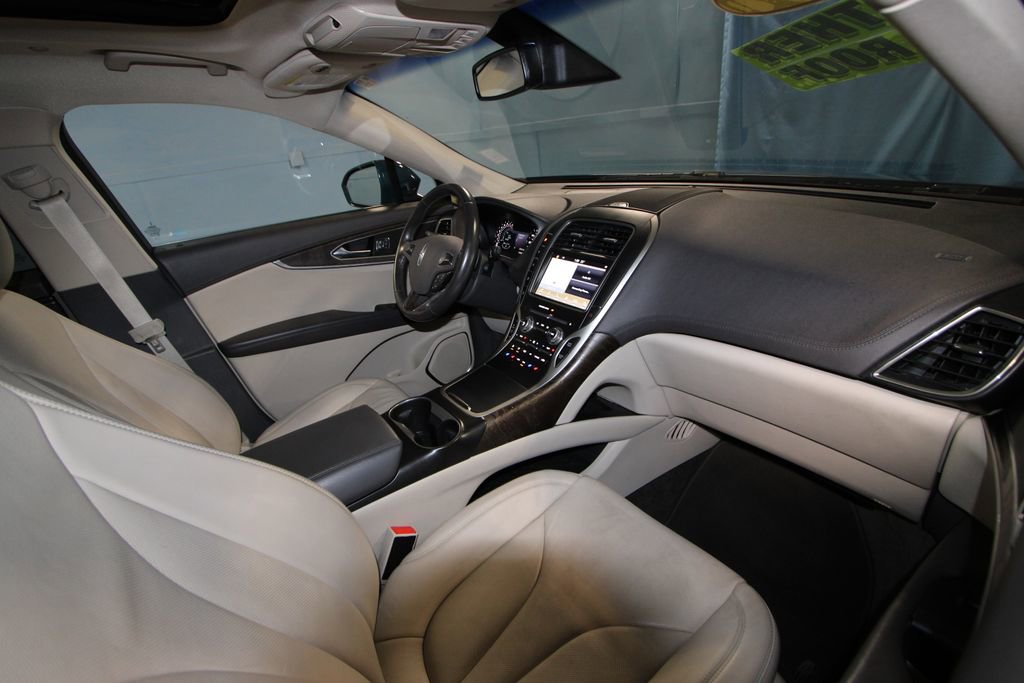 Used 2016 Lincoln MKX Reserve w/ Driver Assistance Package image 25