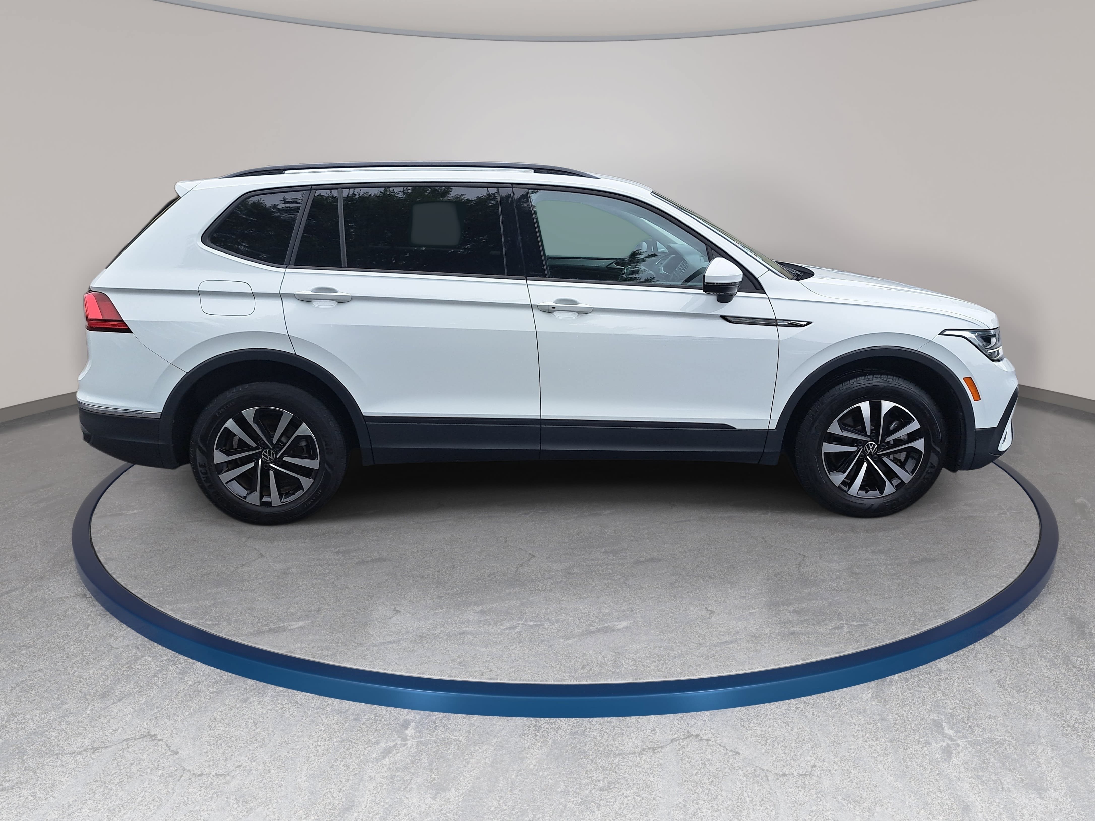 Used 2023 Volkswagen Tiguan S w/ Driver Assistance Package AWD/4WD image 4