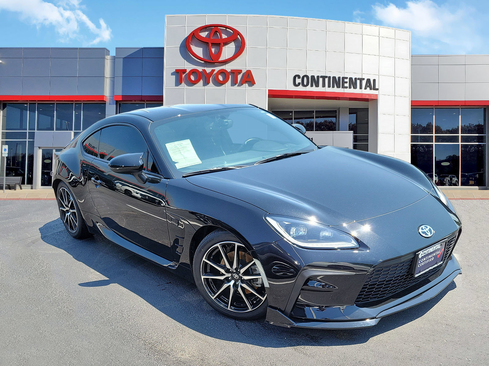 Used 2025 Toyota GR86 w/ ALL Weather Mat Package (TMS) RWD image 2