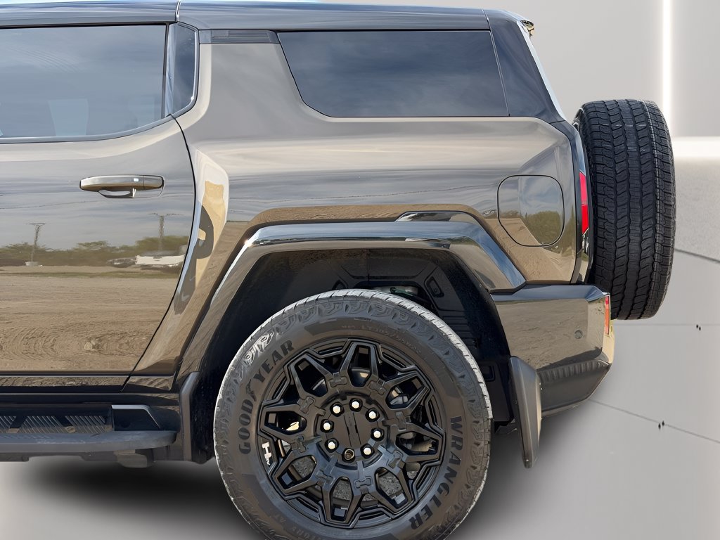 Used 2024 GMC Hummer EV 2X w/ LPO, Illumination Package AWD/4WD image 3