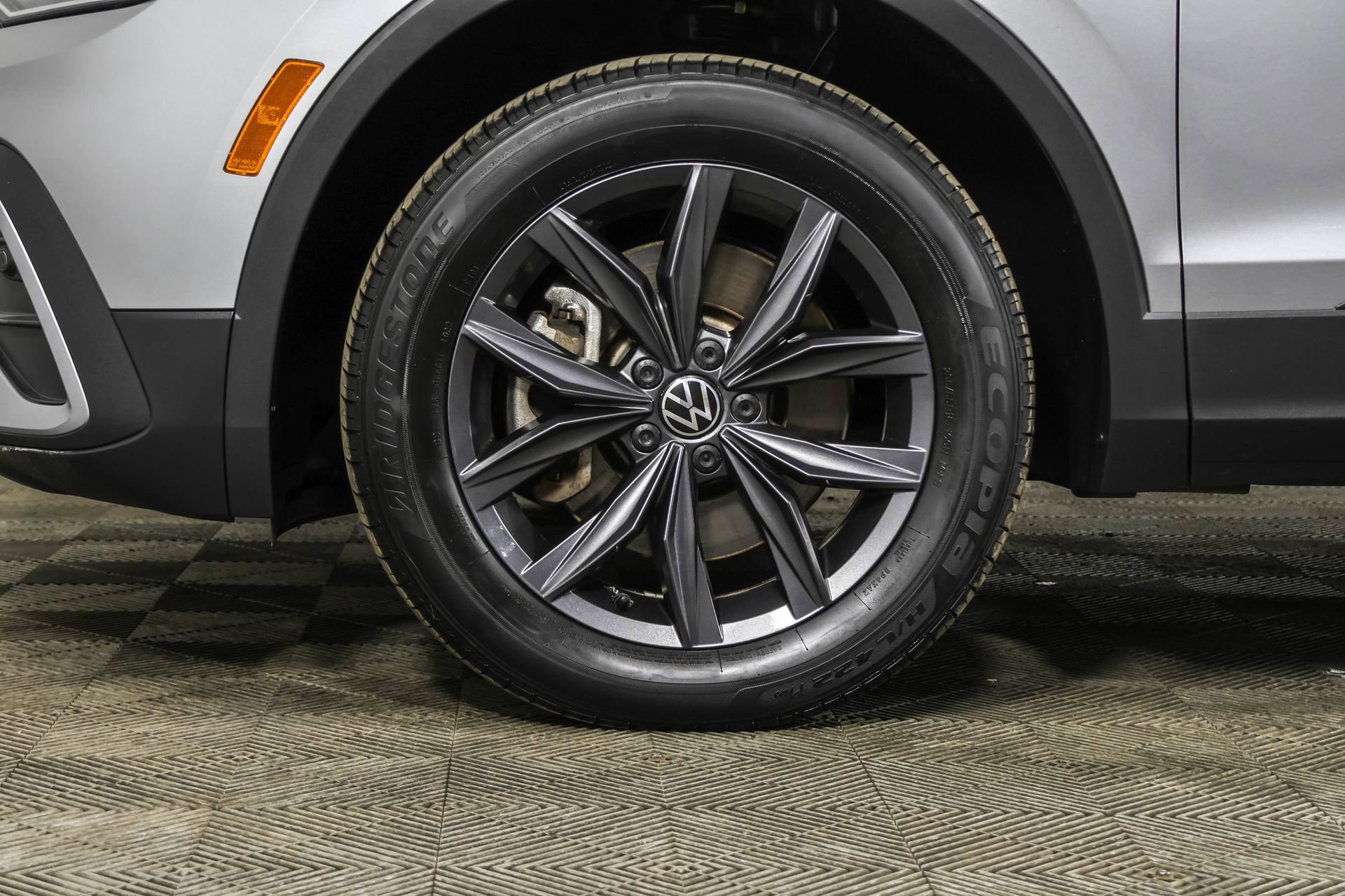 Used 2023 Volkswagen Tiguan SE image 20