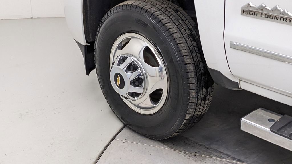 Used 2017 Chevrolet Silverado 3500 High Country image 5