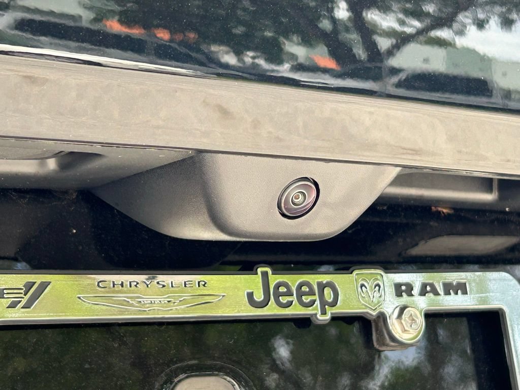 New 2024 Jeep Grand Cherokee L Laredo RWD image 18