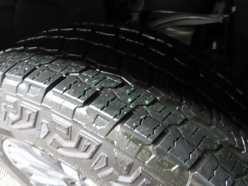 Used 2025 Chevrolet Suburban Z71 w/ Z71 Off-Road Package AWD/4WD image 7