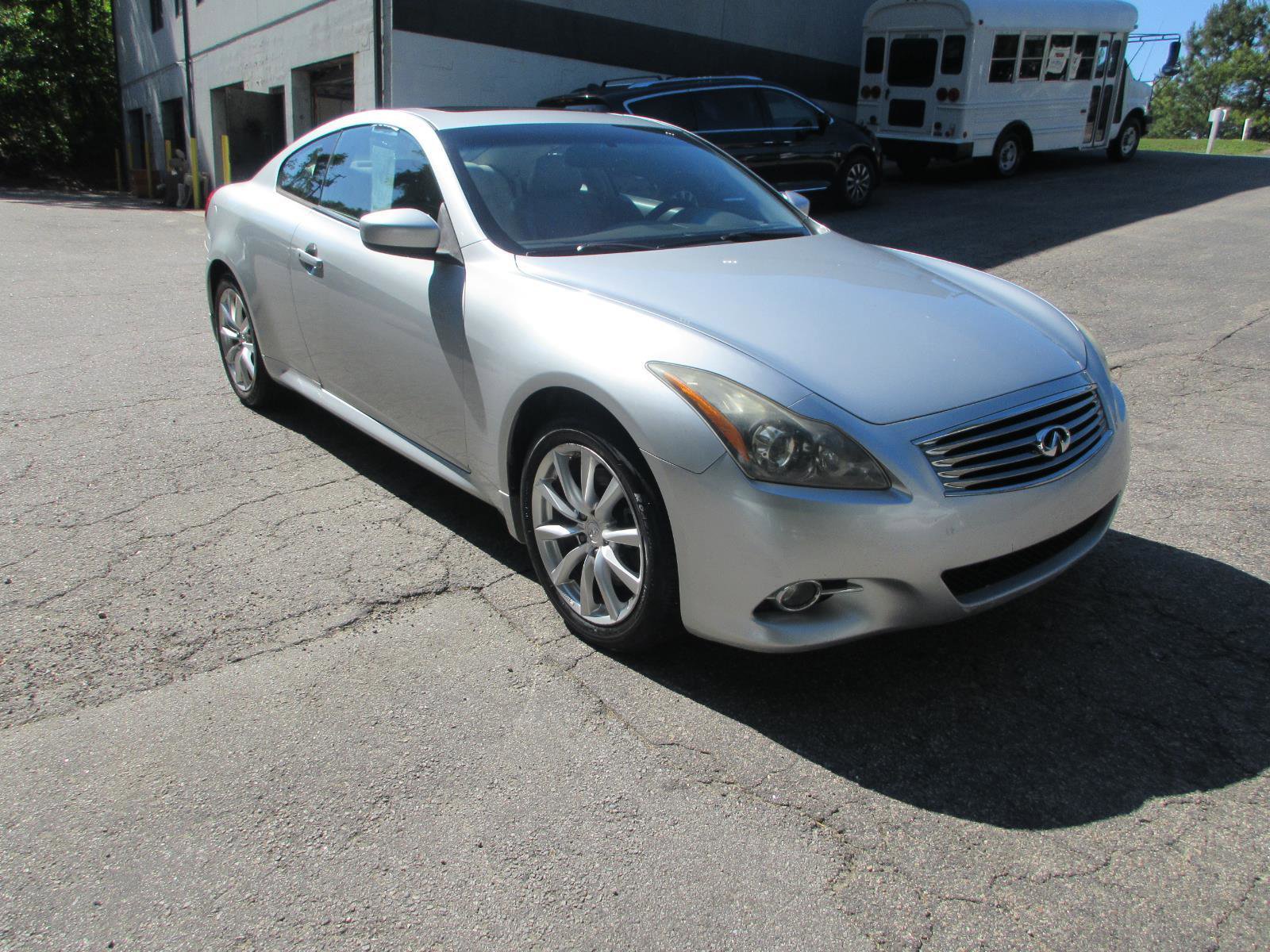 Used 2011 INFINITI G37 x Coupe w/ Premium Pkg AWD/4WD image 7