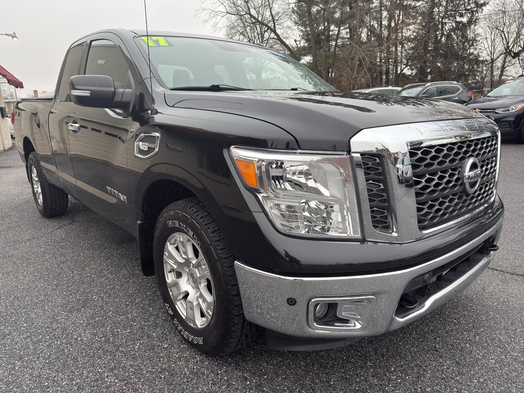 Used 2017 Nissan Titan SV image 7