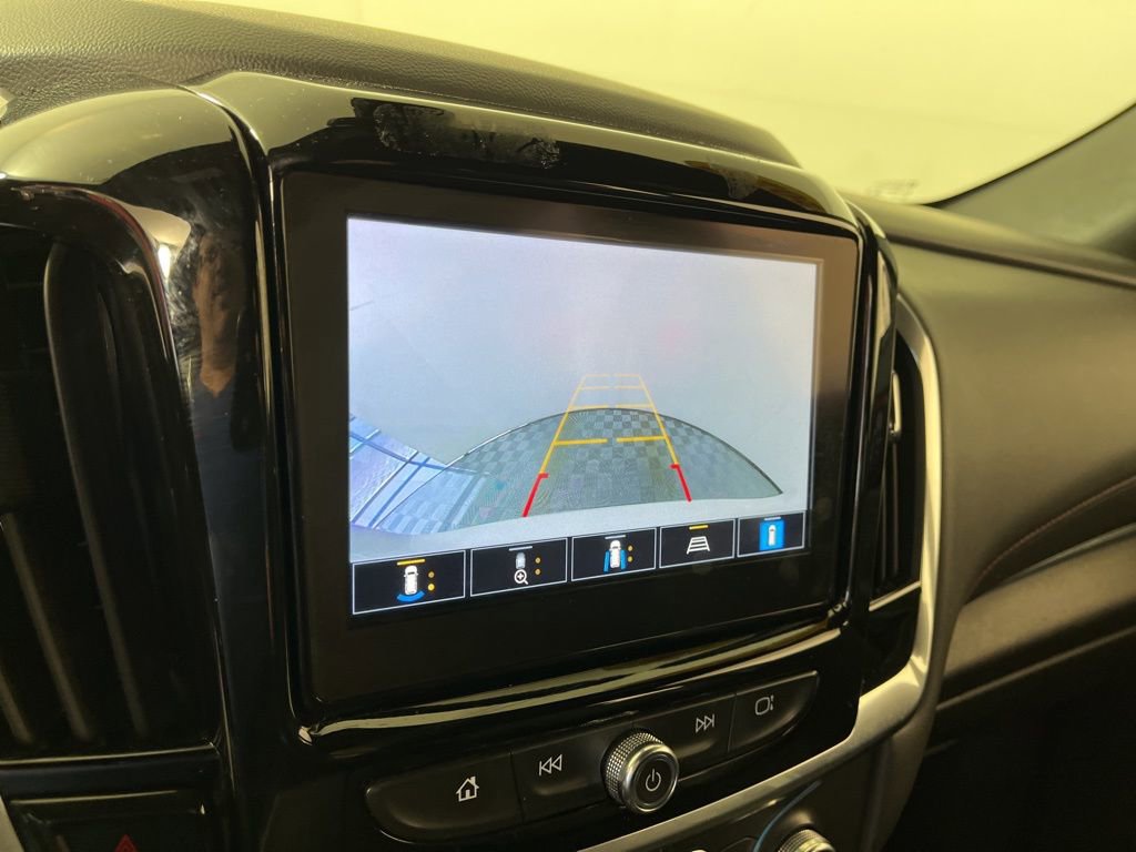 Used 2022 Chevrolet Traverse RS image 32