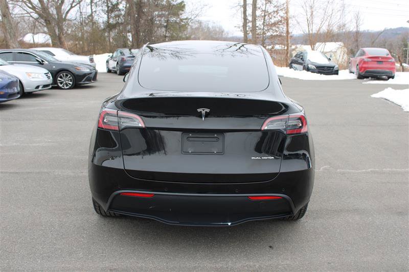 Used 2022 Tesla Model Y Long Range image 7