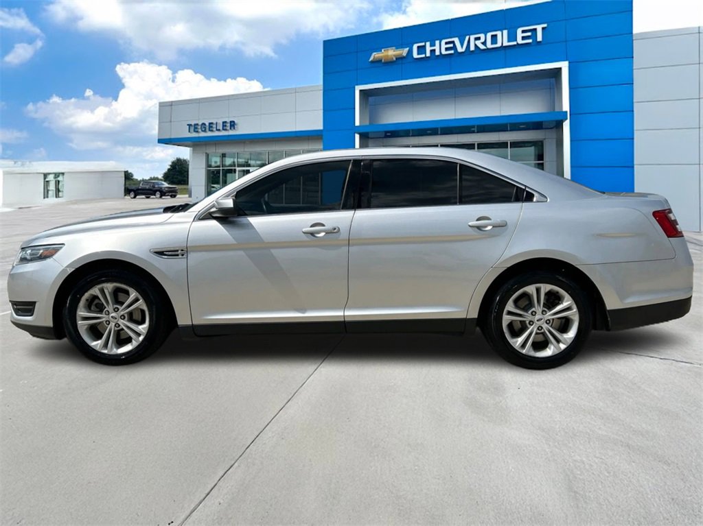 Used 2018 Ford Taurus SEL image 8