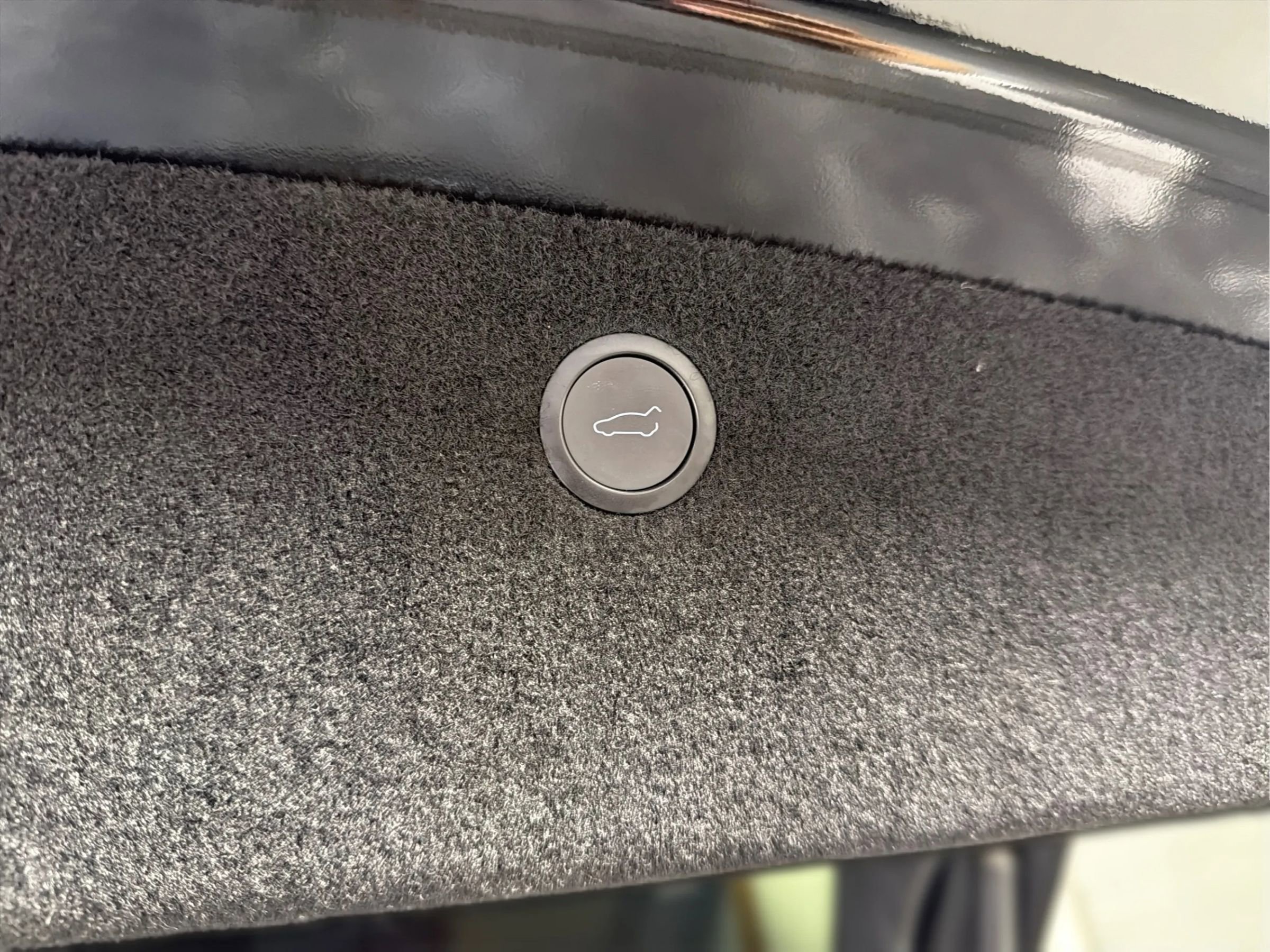 Used 2022 Tesla Model X Plaid image 24