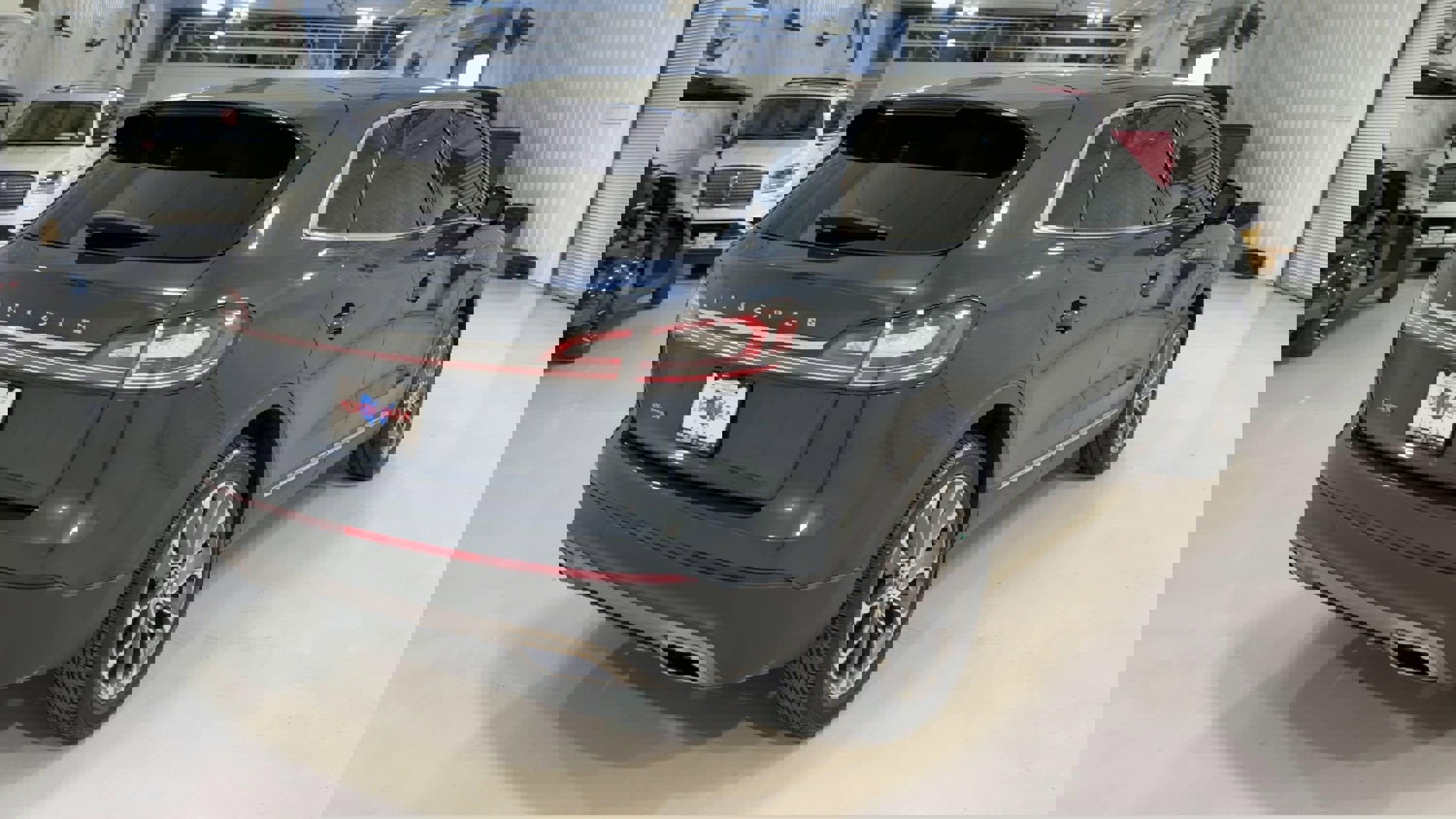 Used 2022 Lincoln Nautilus Reserve image 9