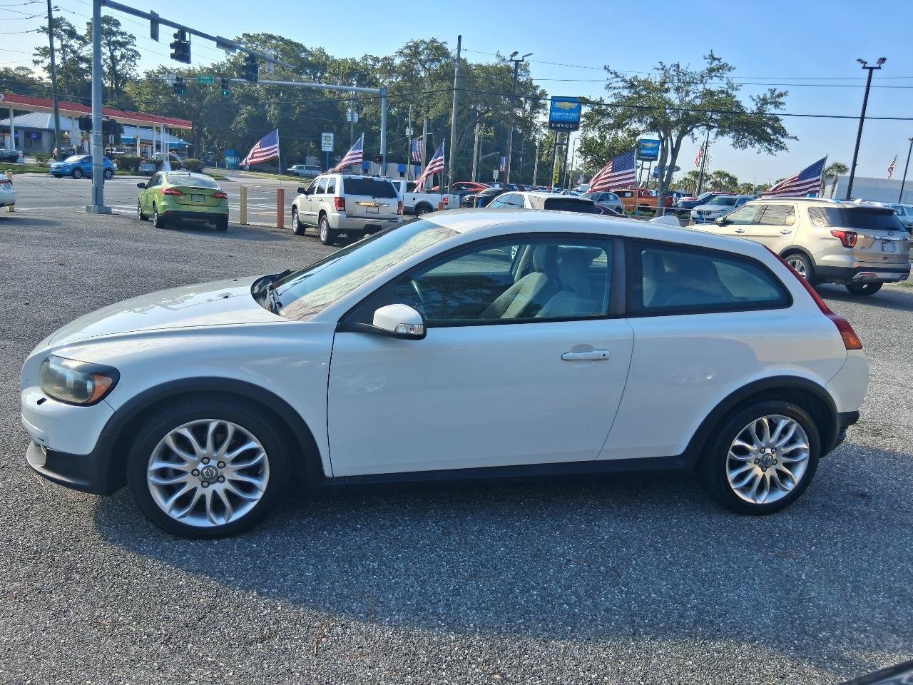 Used 2009 Volvo C30 T5 R-Design FWD image 2