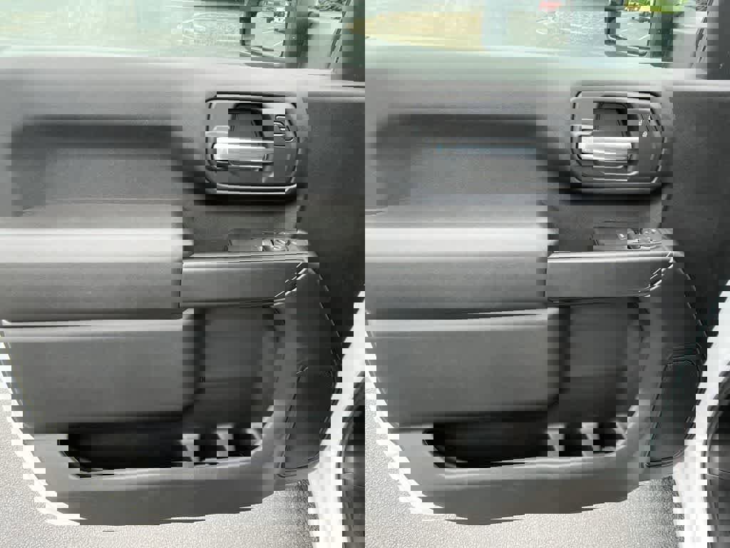 New 2024 GMC Sierra 3500 Pro w/ Convenience Package image 19