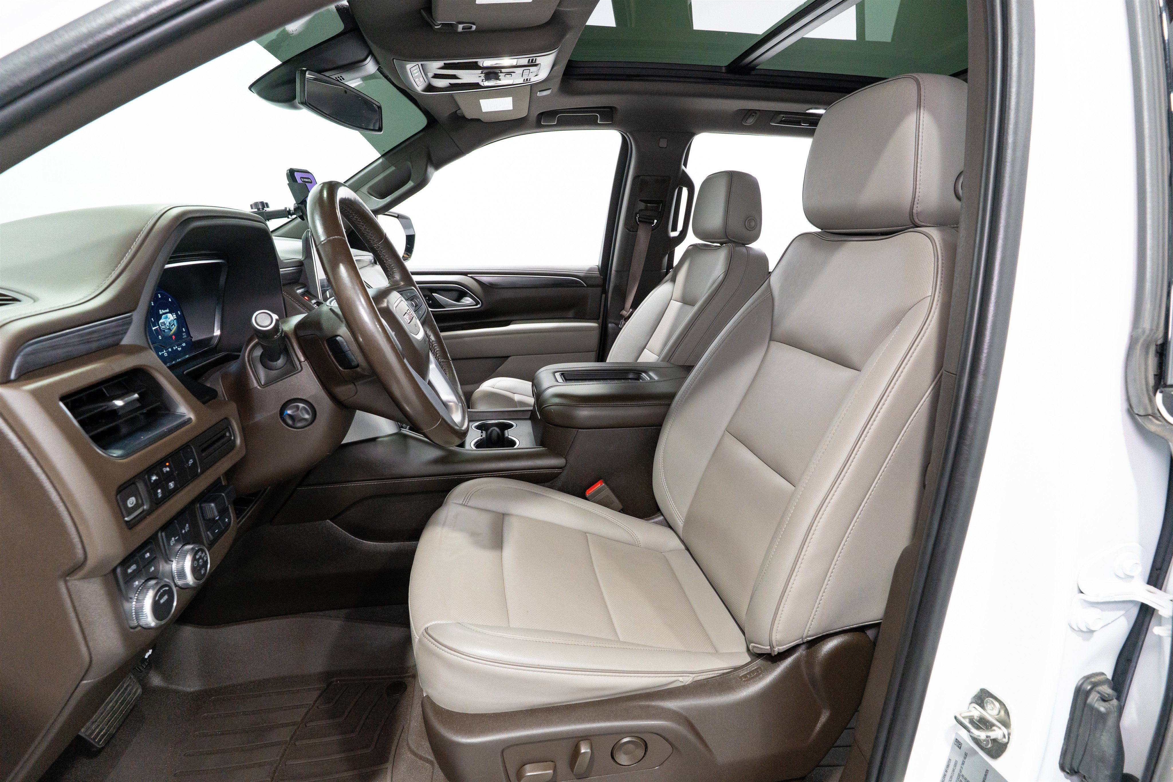 Used 2022 GMC Yukon SLT w/ SLT Premium Package AWD/4WD image 15