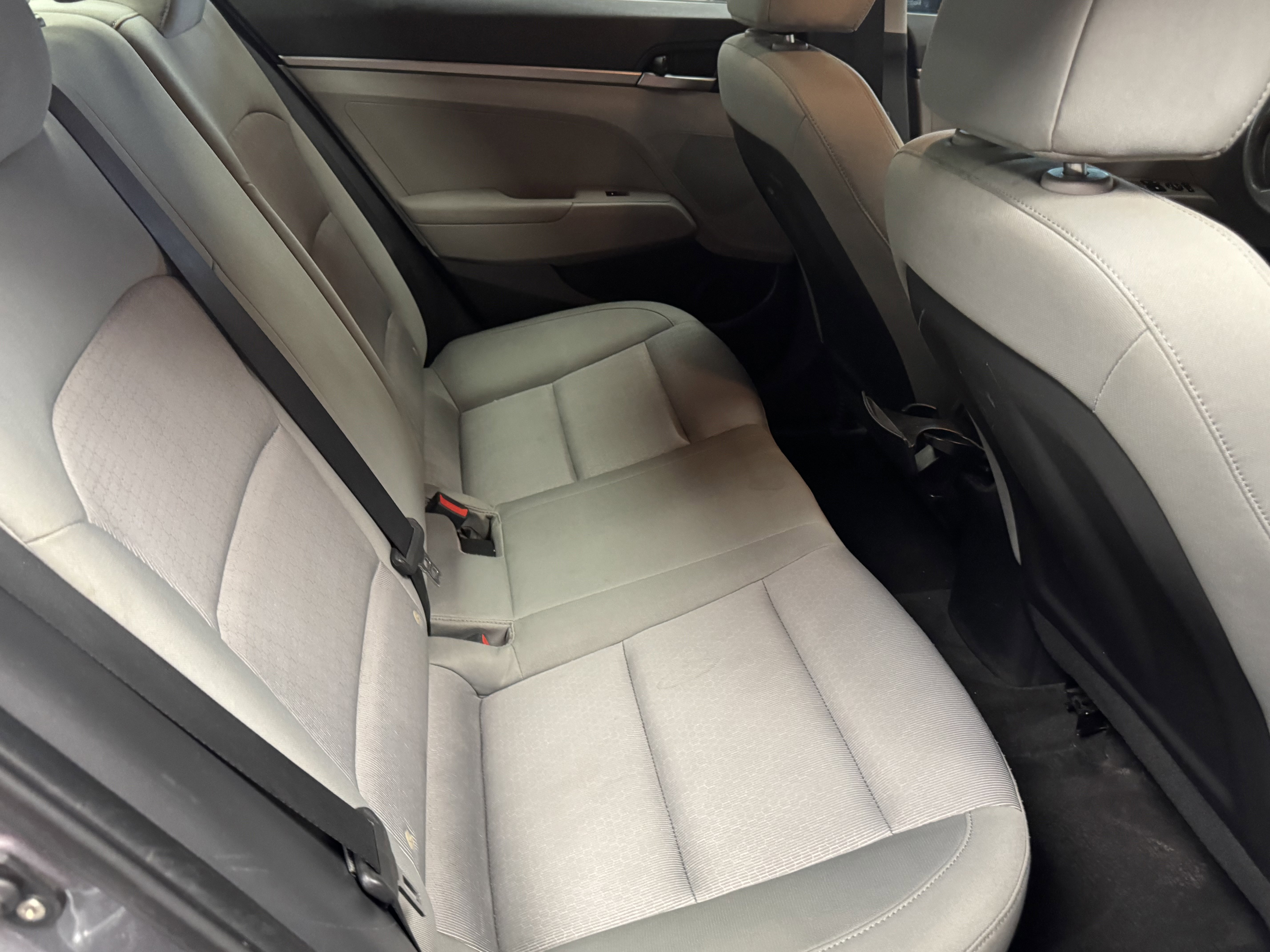 Used 2017 Hyundai Elantra SE image 14