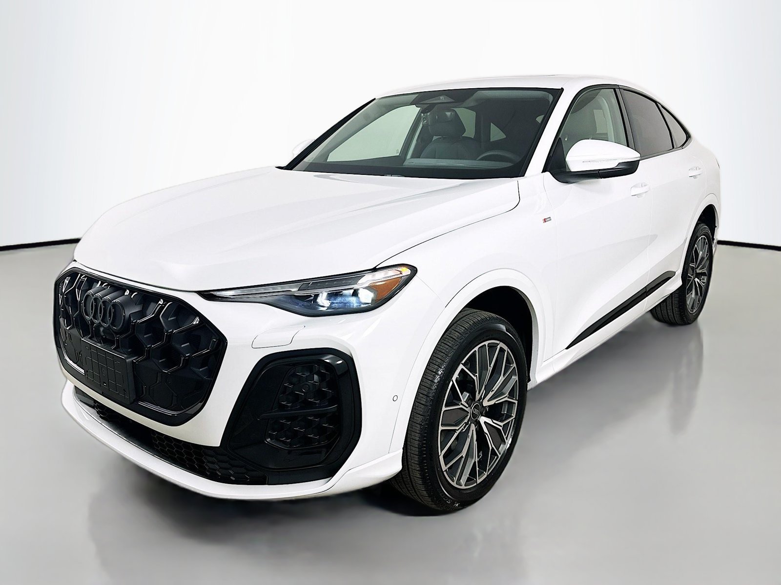New 2026 Audi Q5 Premium Plus AWD/4WD image 1