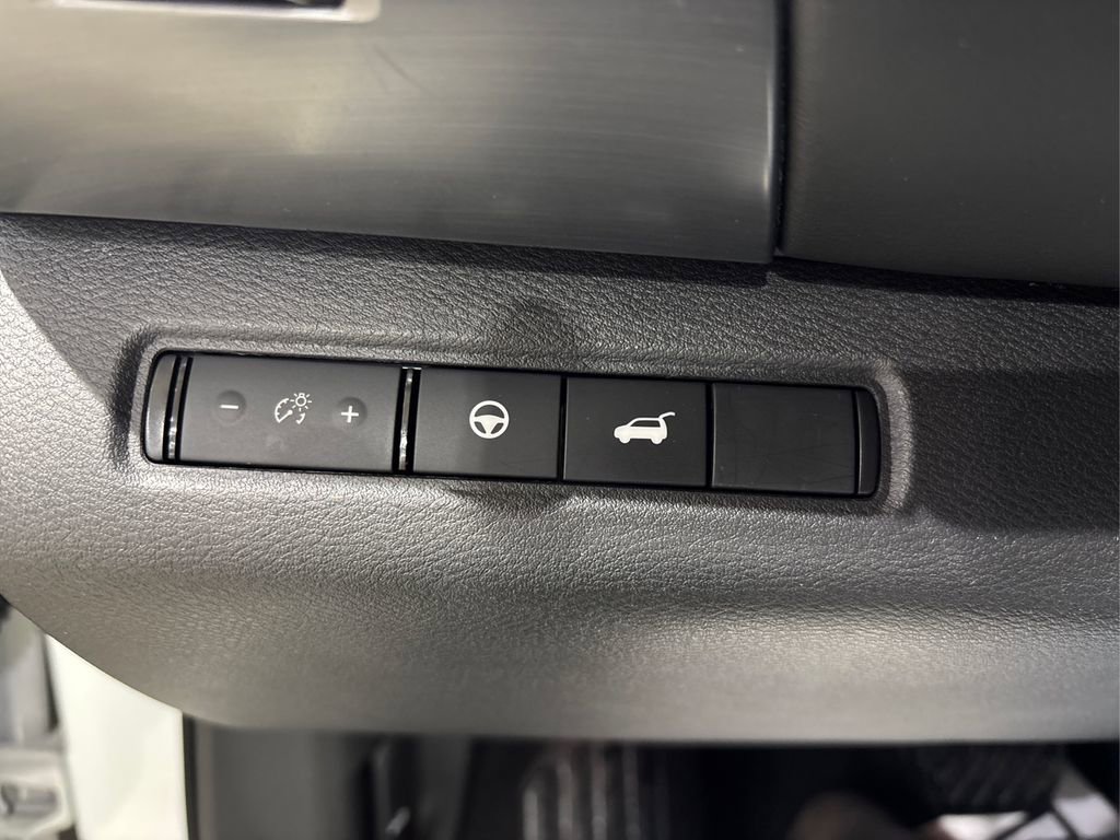 Used 2023 Nissan Pathfinder SL w/ Black Appearance Package image 37