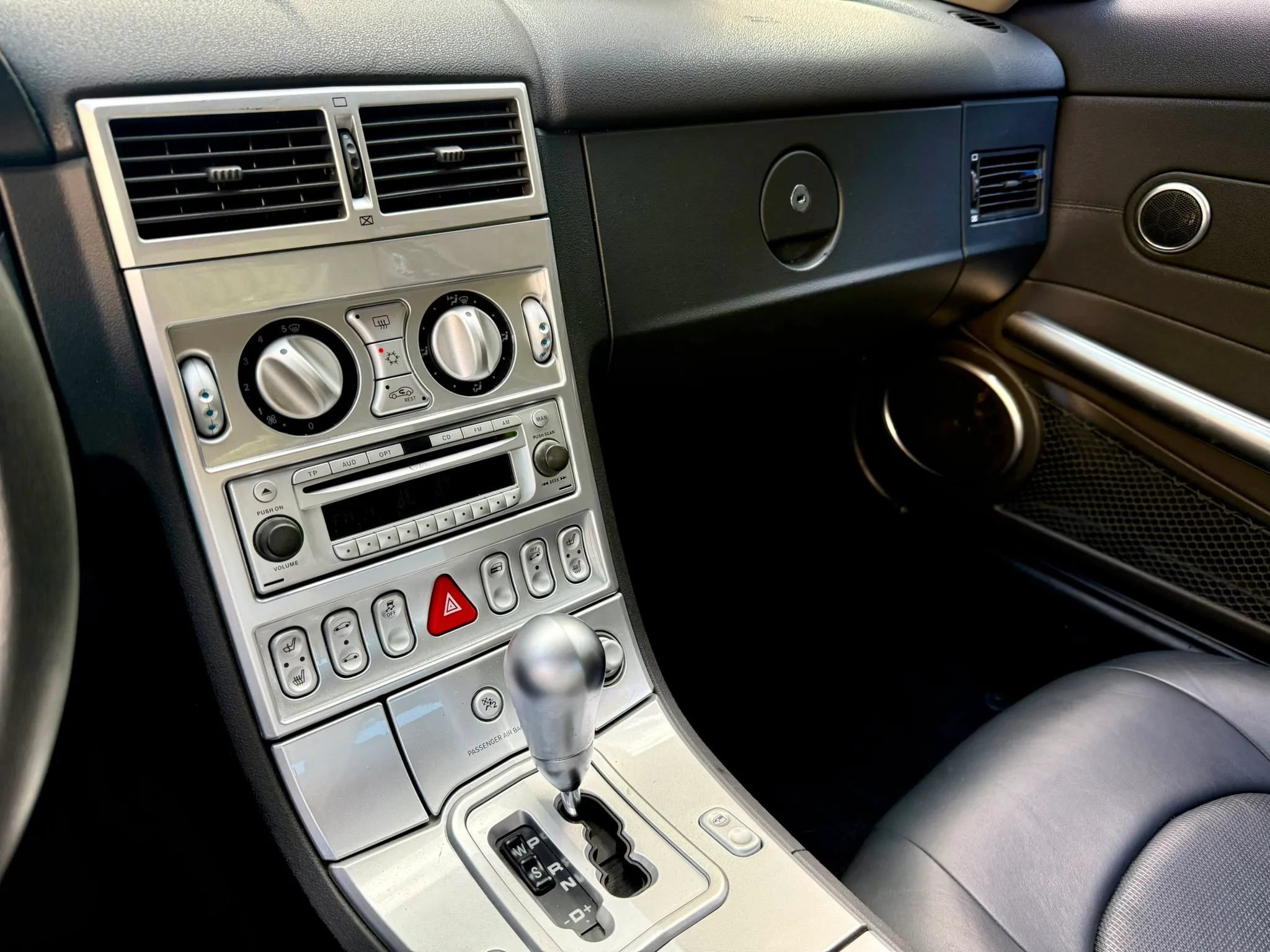 Used 2004 Chrysler Crossfire Coupe RWD image 22