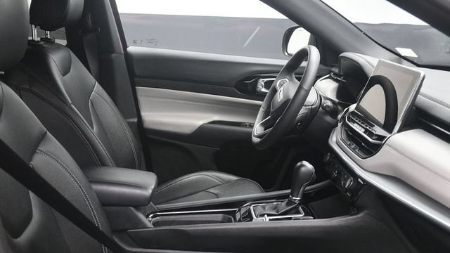 Used 2025 Jeep Compass Limited AWD/4WD image 12