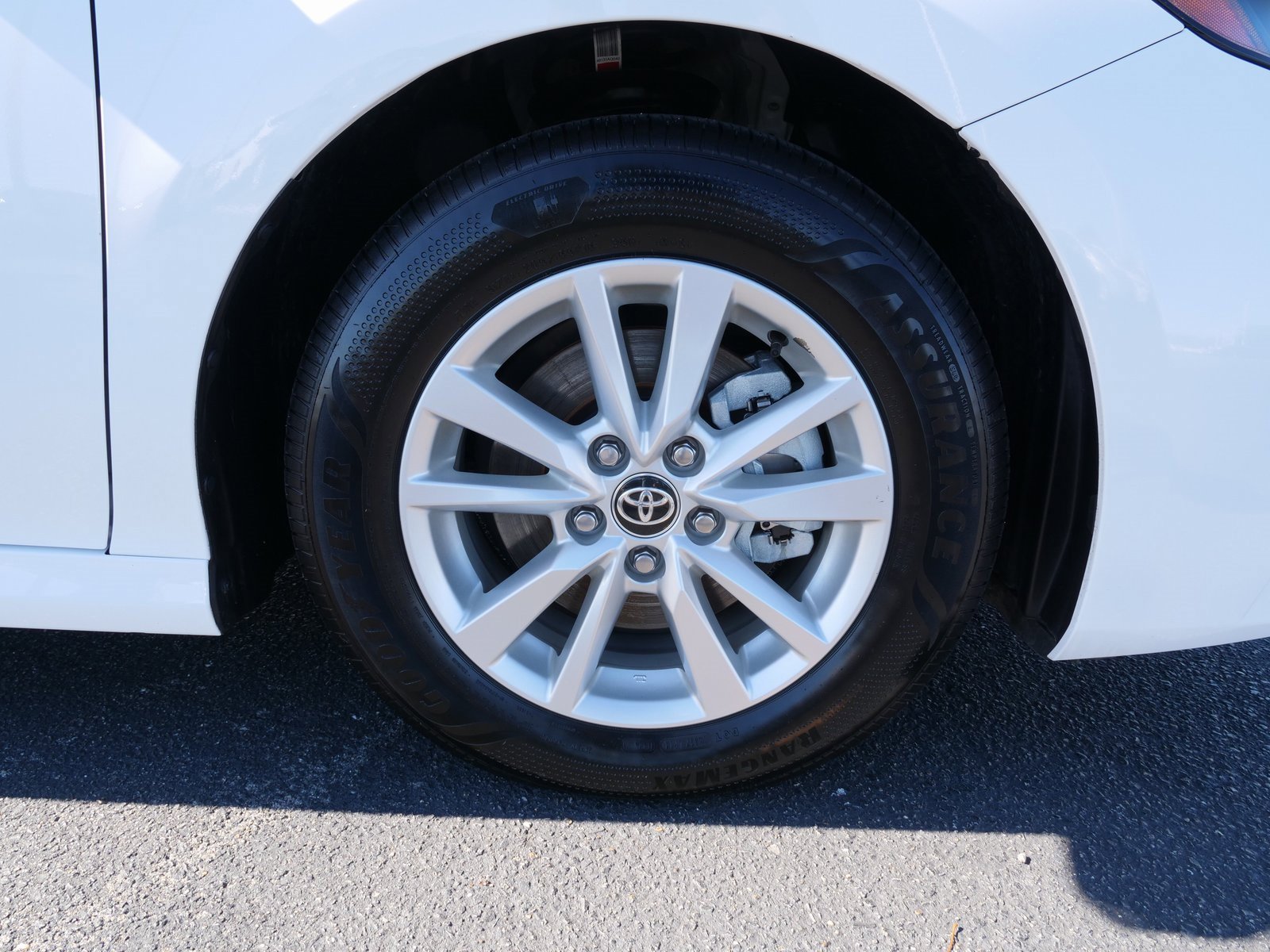 Used 2025 Toyota Camry LE image 10