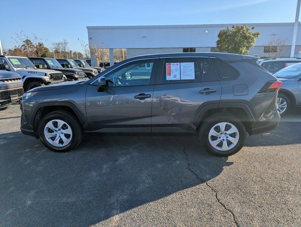 Used 2025 Toyota RAV4 LE image 5