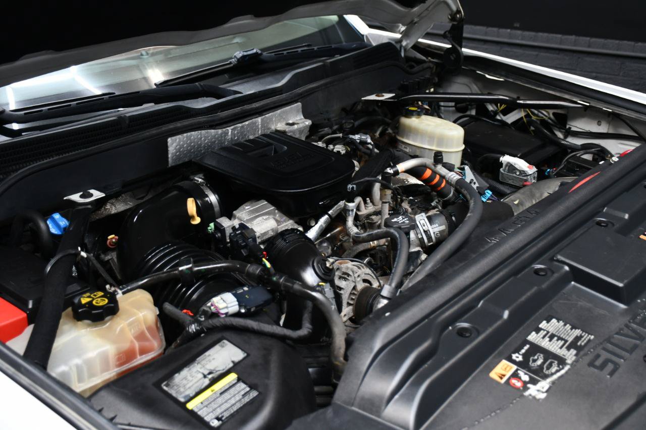 Used 2015 Chevrolet Silverado 2500 High Country AWD/4WD image 13