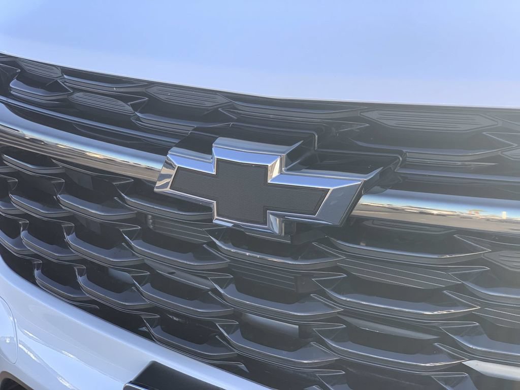 Used 2025 Chevrolet Trax RS w/ Driver Confidence Package FWD image 33