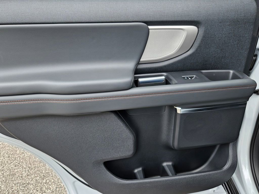 New 2025 Ford Expedition Active image 24