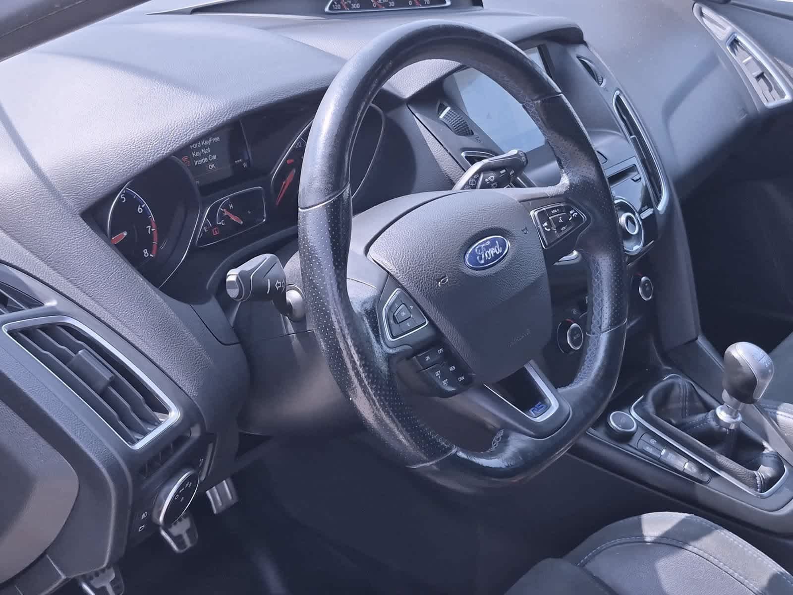 Used 2017 Ford Focus RS AWD/4WD image 10