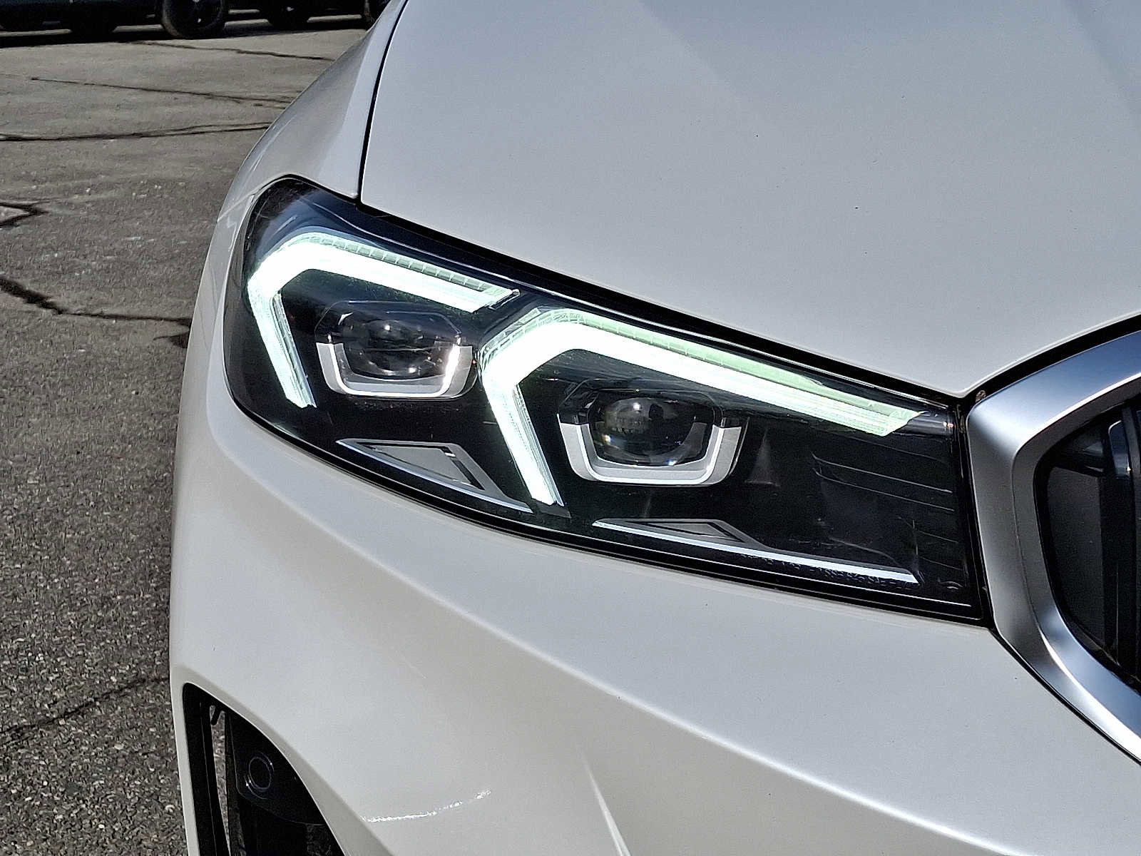 Certified 2023 BMW 330i xDrive Sedan w/ Premium Package image 9