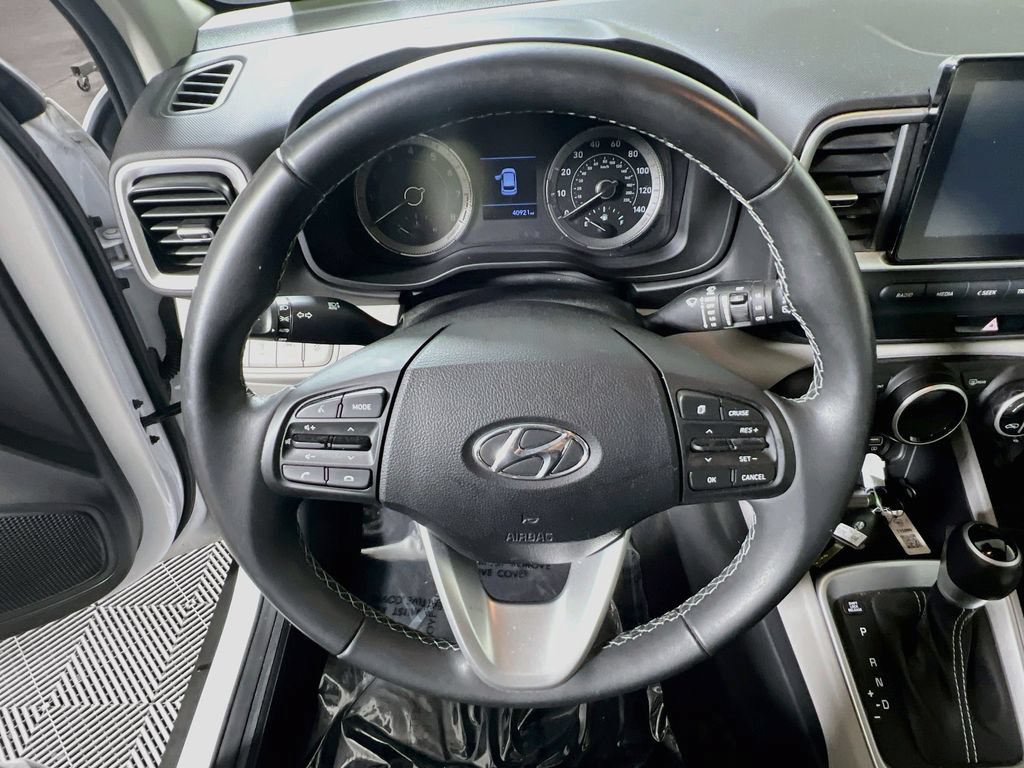 Used 2021 Hyundai Venue SEL w/ Cargo Package FWD image 10