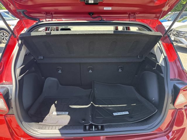 Used 2024 Hyundai Venue Limited FWD image 7