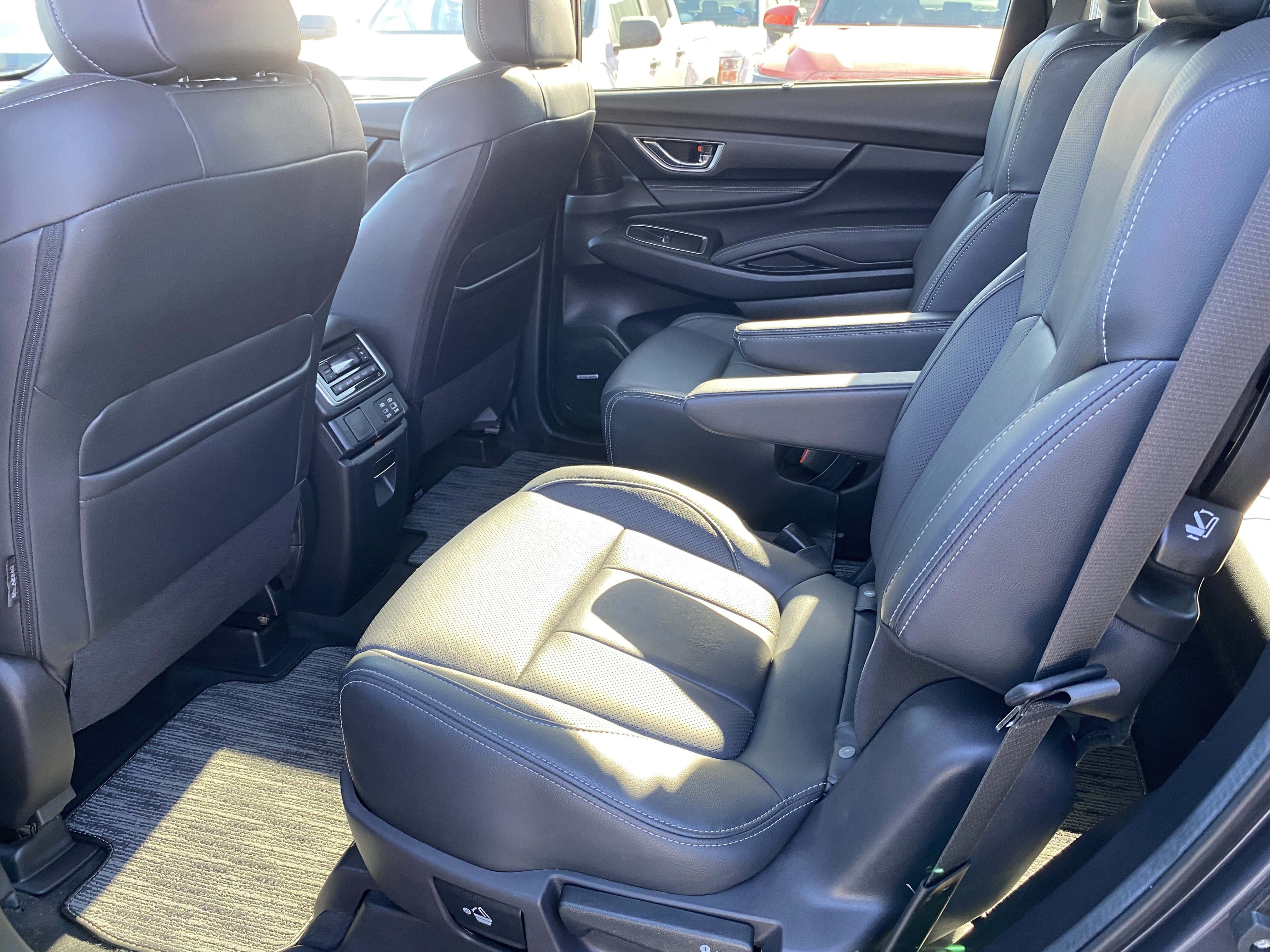 Used 2023 Subaru Ascent Limited w/ Technology Package AWD/4WD image 17