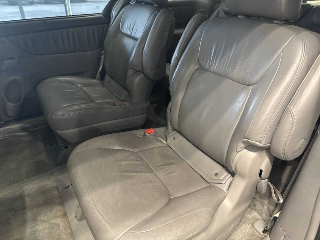Used 2009 Toyota Sienna XLE Limited image 30