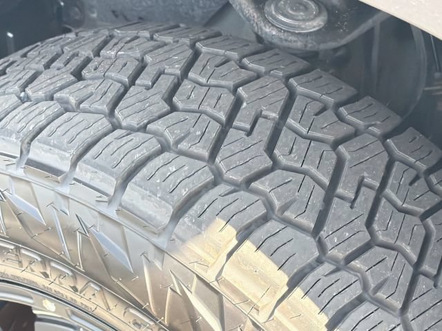 Used 2015 Toyota Tundra SR5 w/ SR5 Upgrade Package RWD image 31