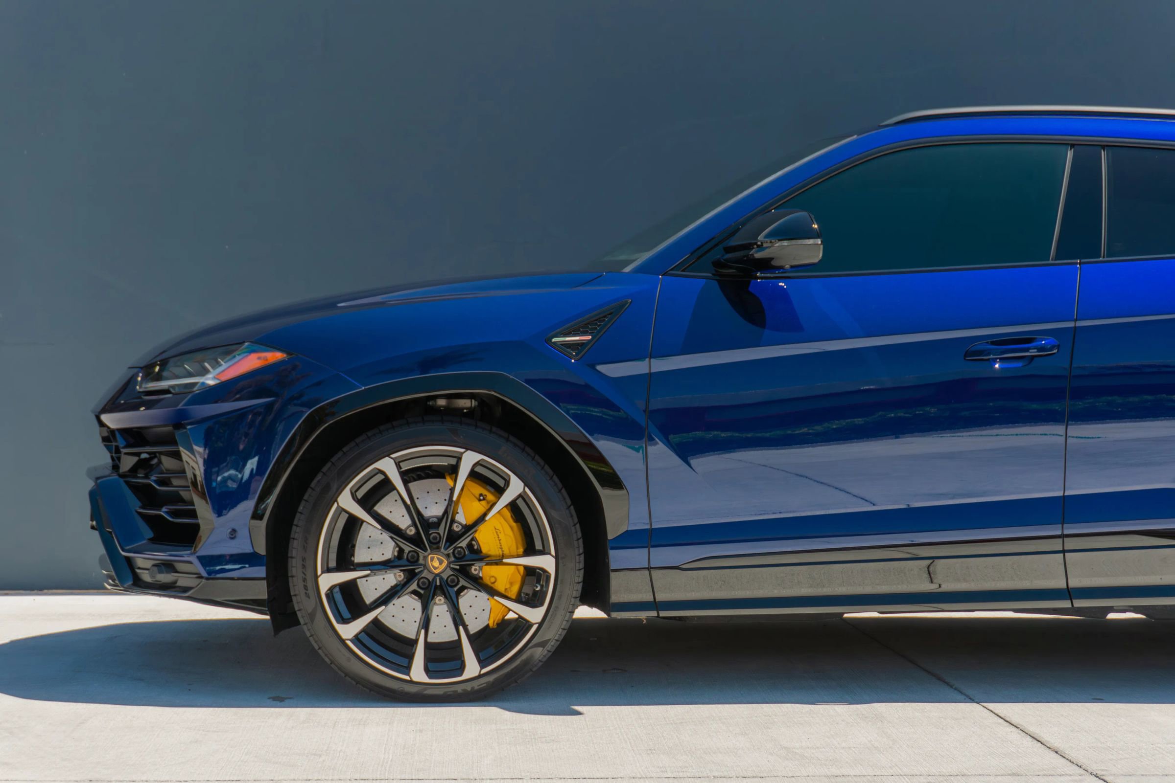 Used 2021 Lamborghini Urus AWD/4WD image 17