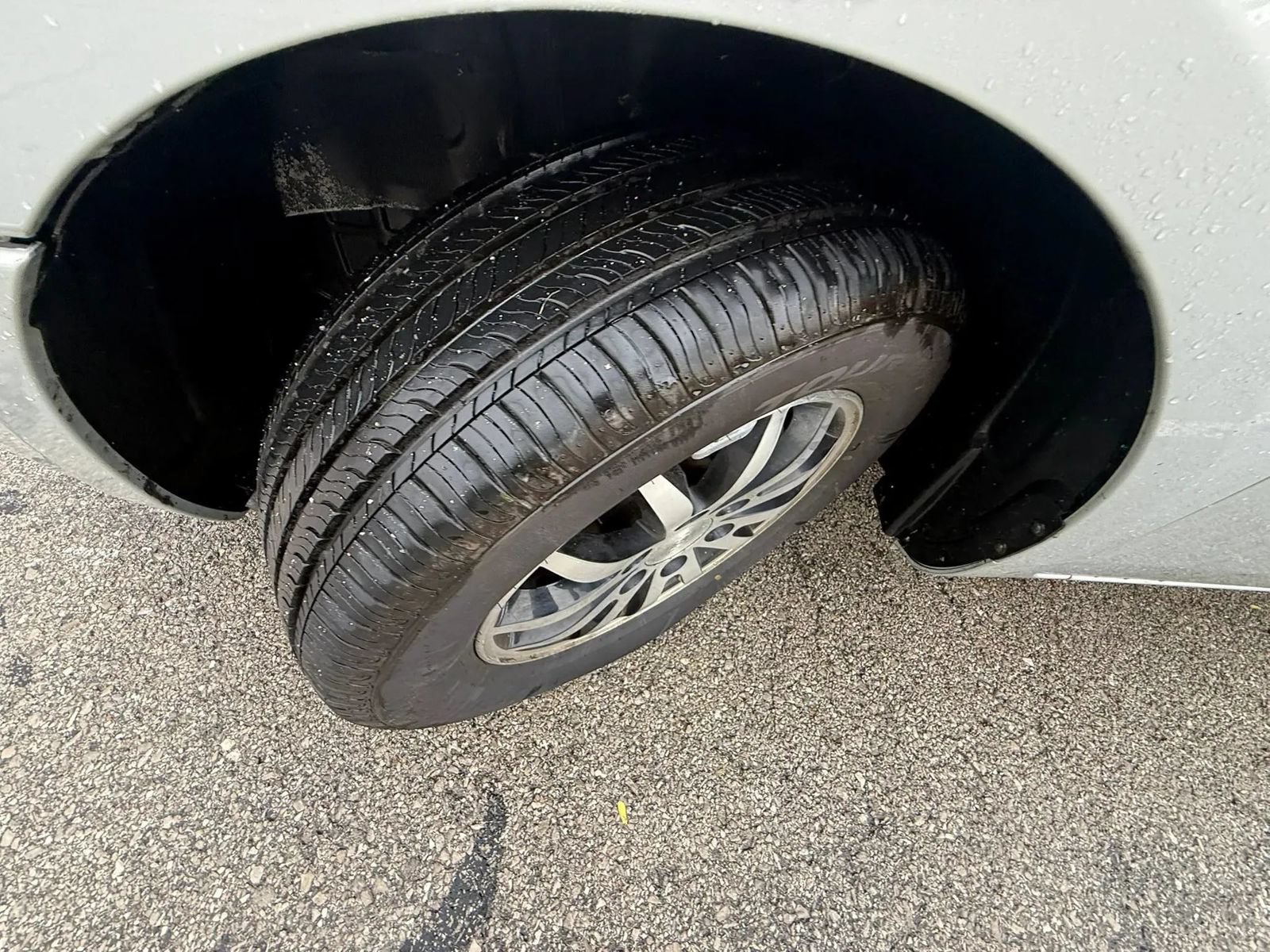 Used 2012 Kia Sedona EX w/ Luxury Pkg FWD image 9