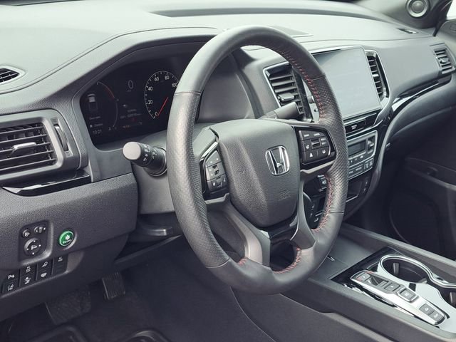 Certified 2025 Honda Ridgeline Black Edition image 8