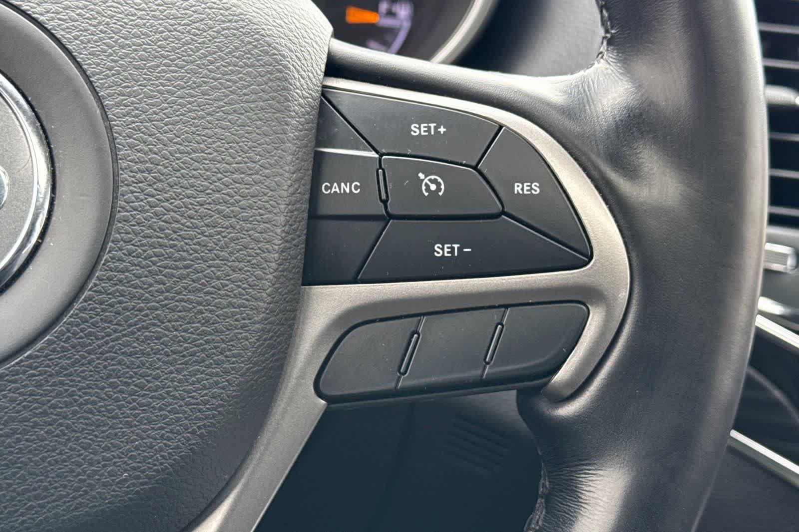 Used 2022 Jeep Grand Cherokee Limited image 28