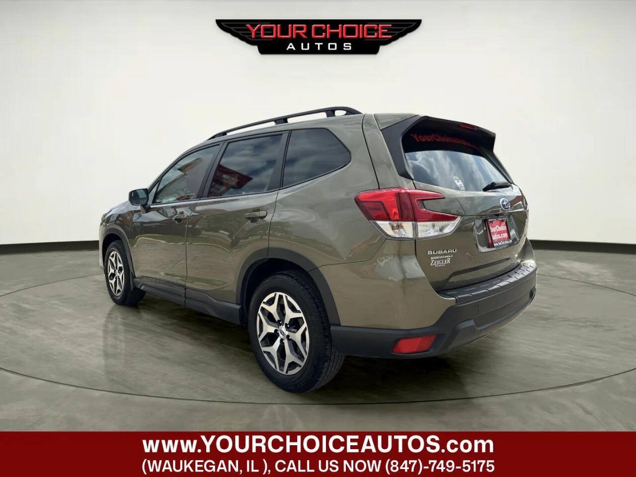 Used 2023 Subaru Forester Premium AWD/4WD image 3