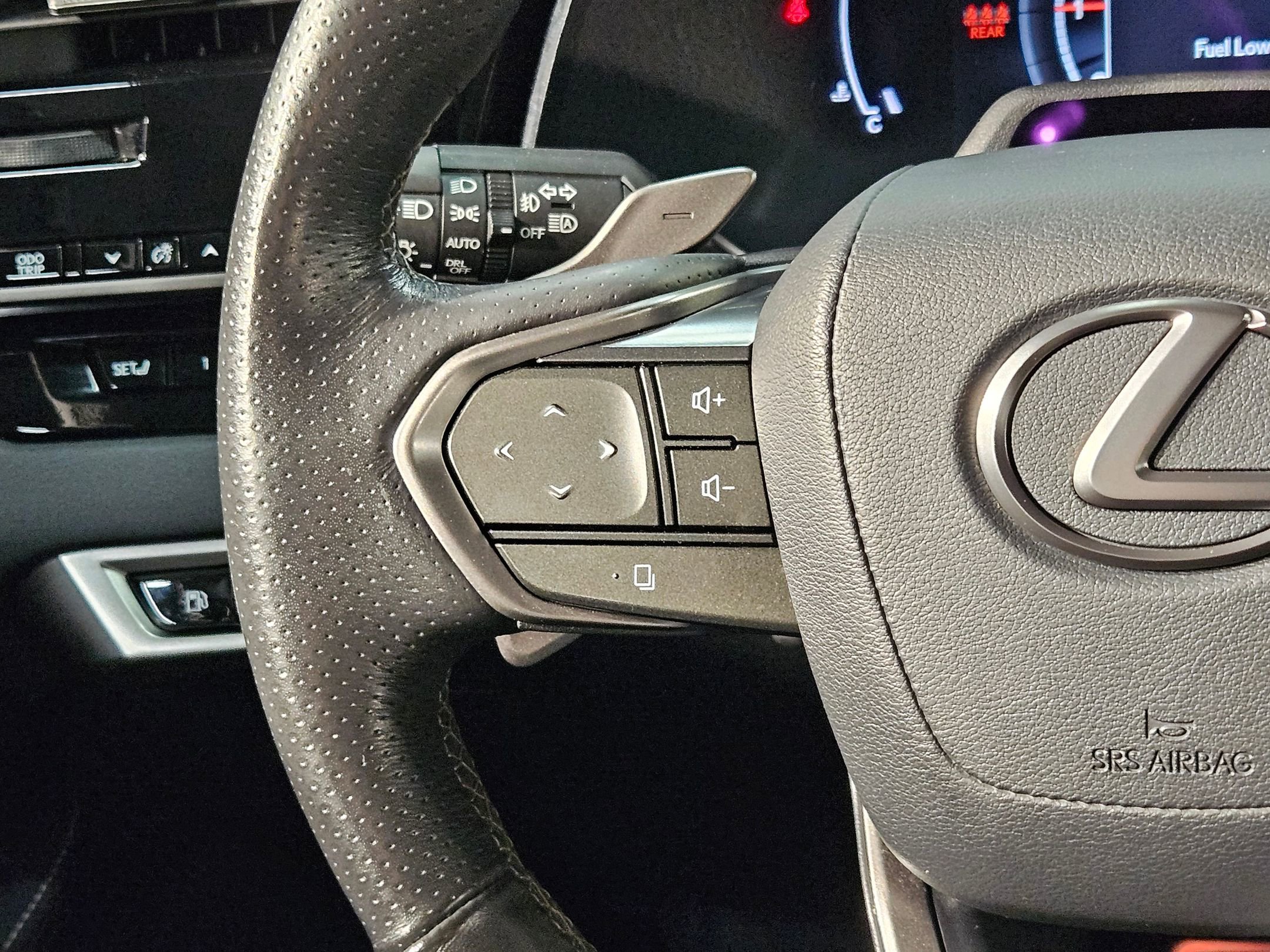 Used 2023 Lexus RX 350 F Sport w/ Cold Area Package image 28