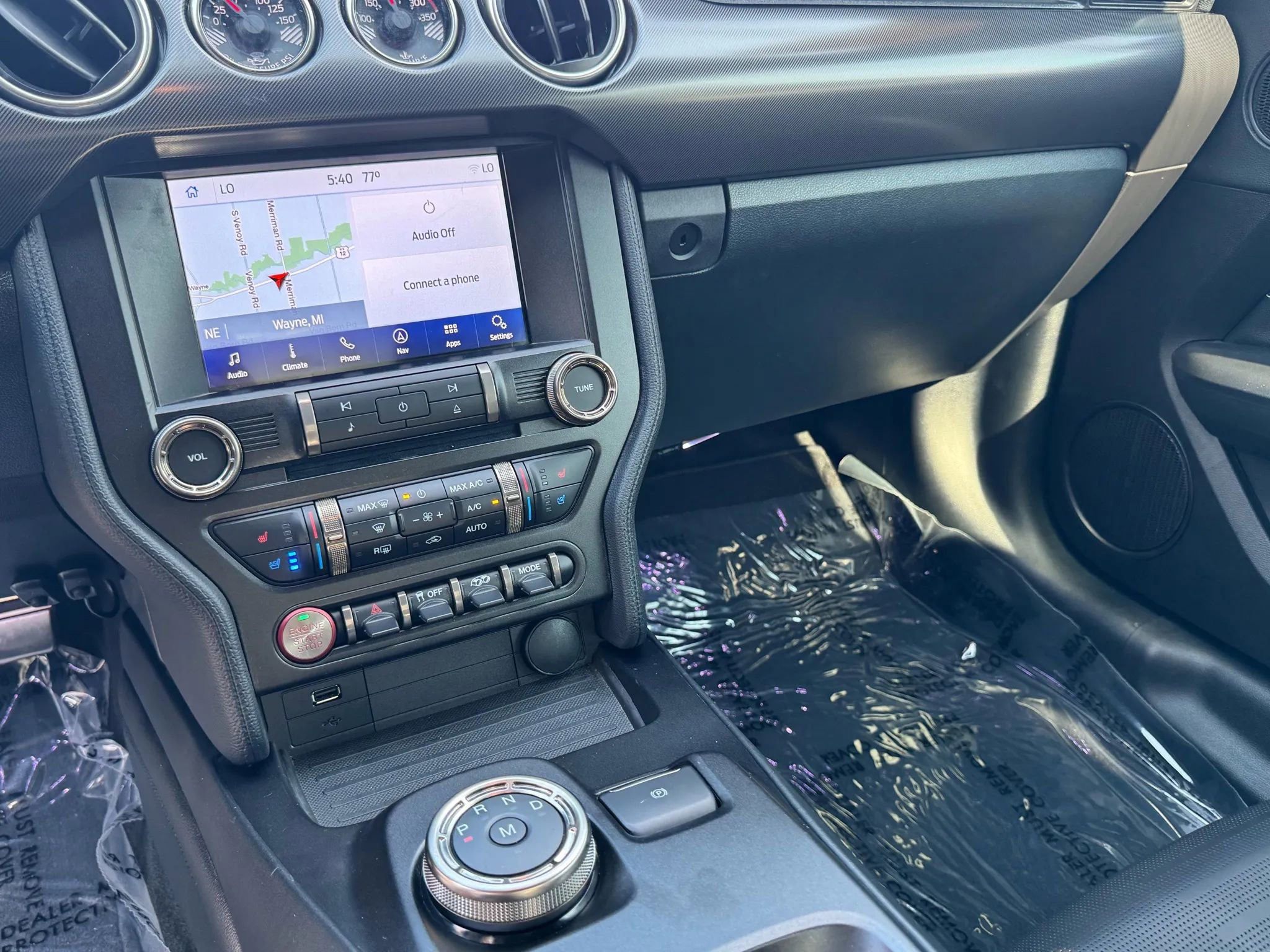 Used 2021 Ford Mustang Shelby GT500 w/ Technology Package image 19