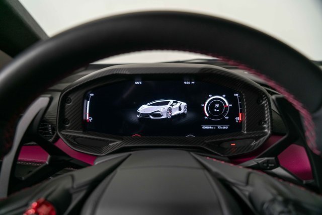 Used 2025 Lamborghini Revuelto image 22