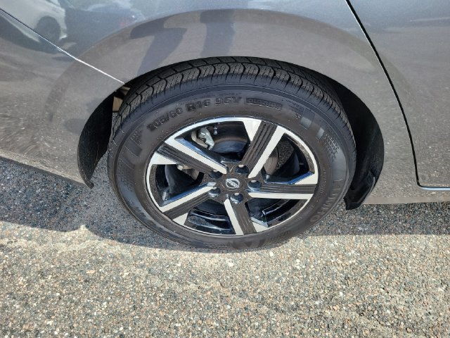 Used 2024 Nissan Sentra SV FWD image 7