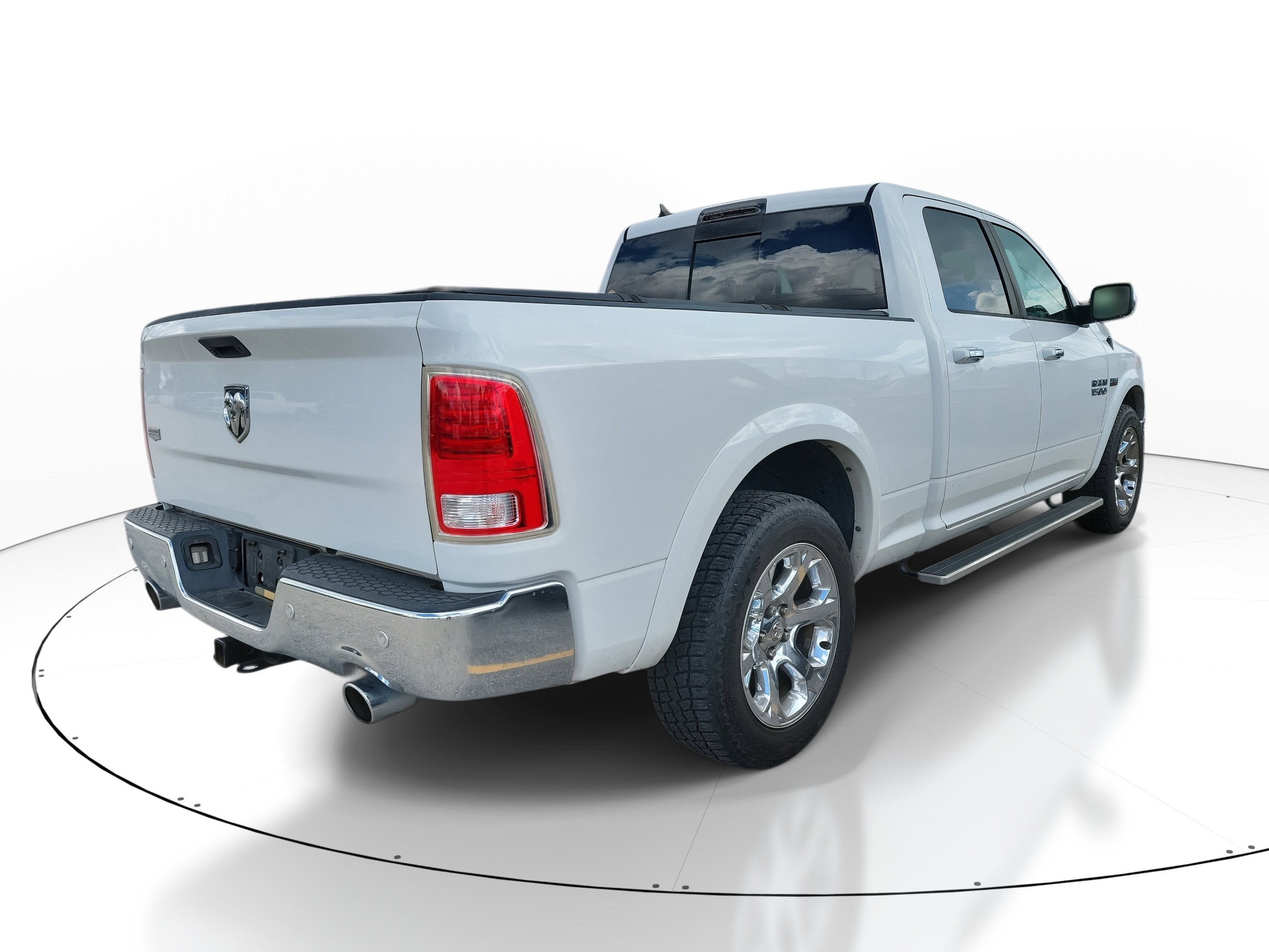 Used 2016 RAM 1500 Laramie w/ Convenience Group image 5