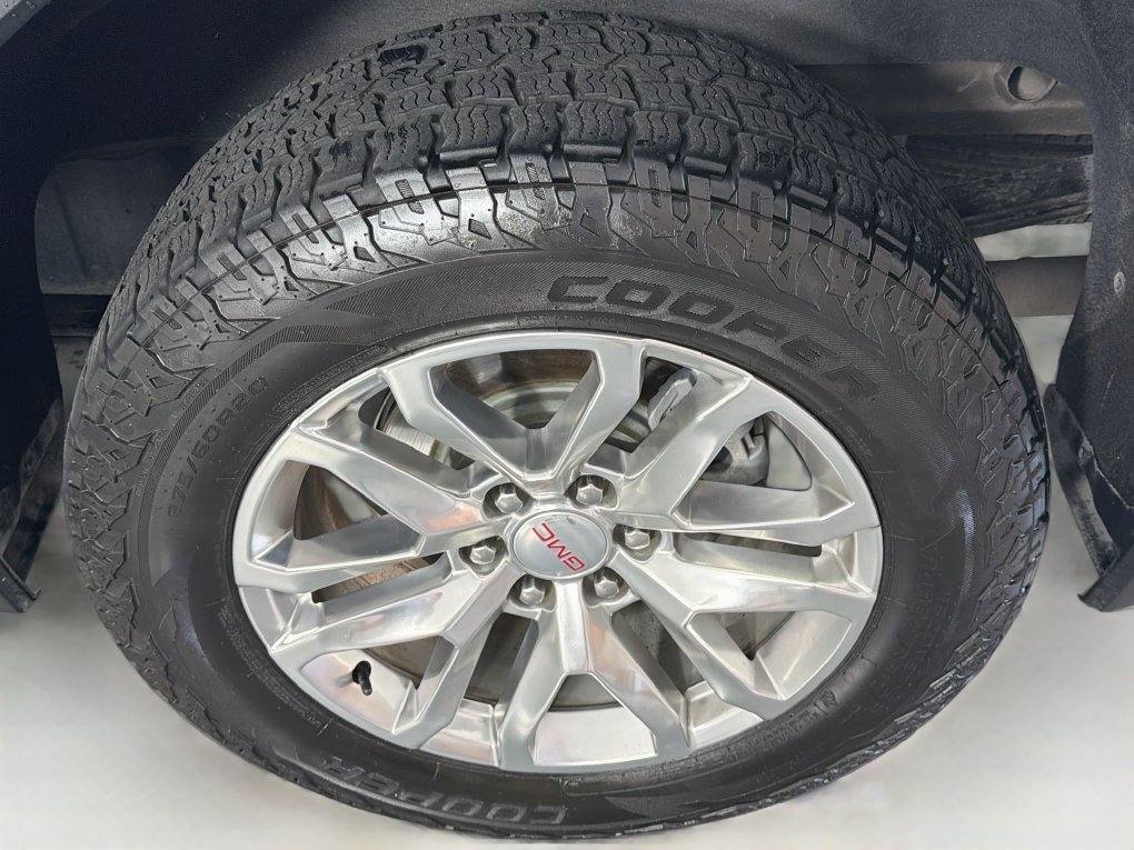 Used 2020 GMC Sierra 1500 SLT w/ SLT Premium Plus Package AWD/4WD image 30